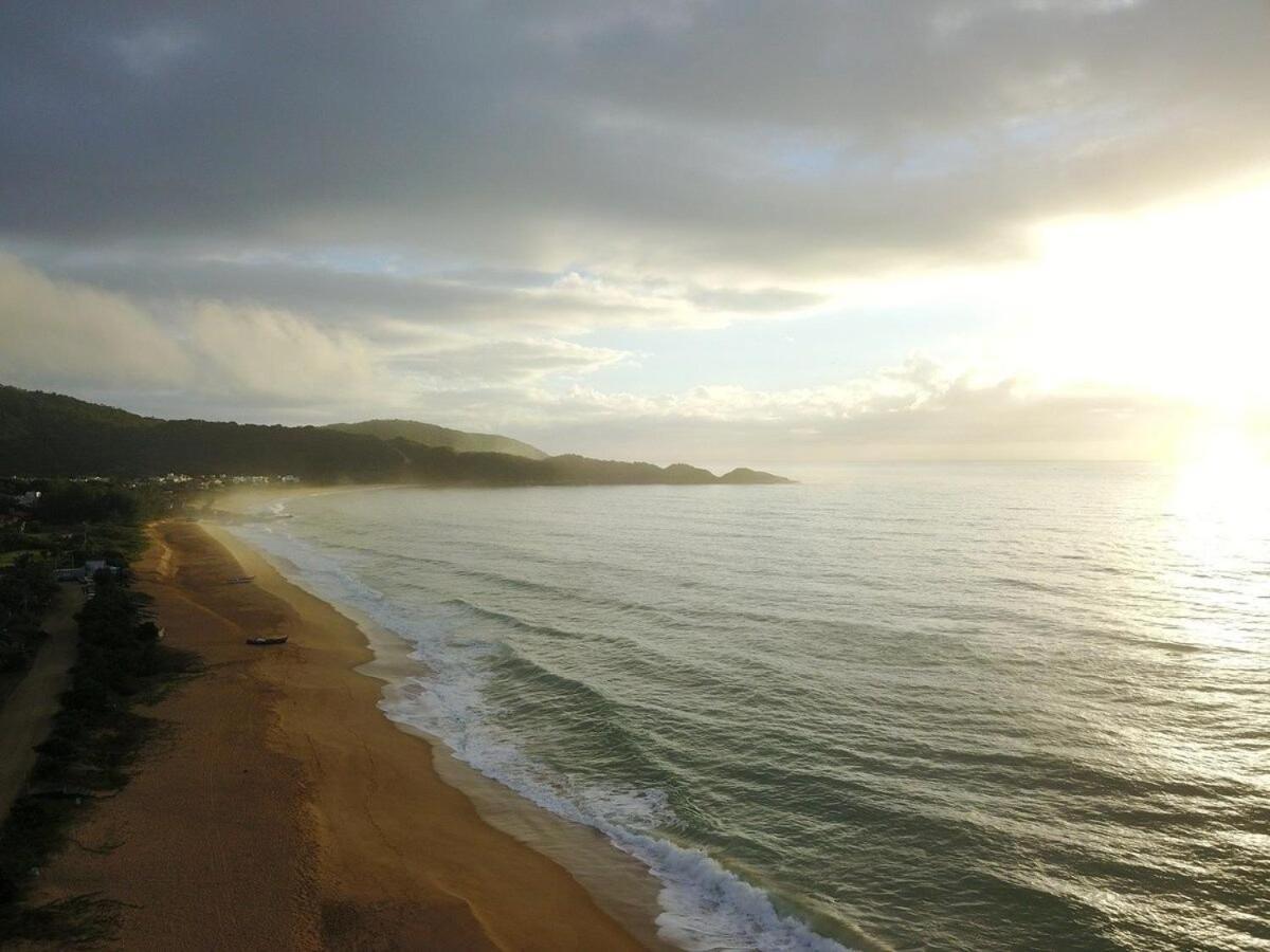 Casa pé na areia em praia paradisíaca Balneário Camboriú Exterior foto